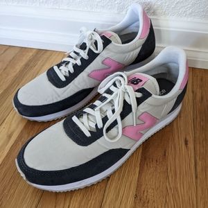 Womens New Balance 720 Classic Sneaker